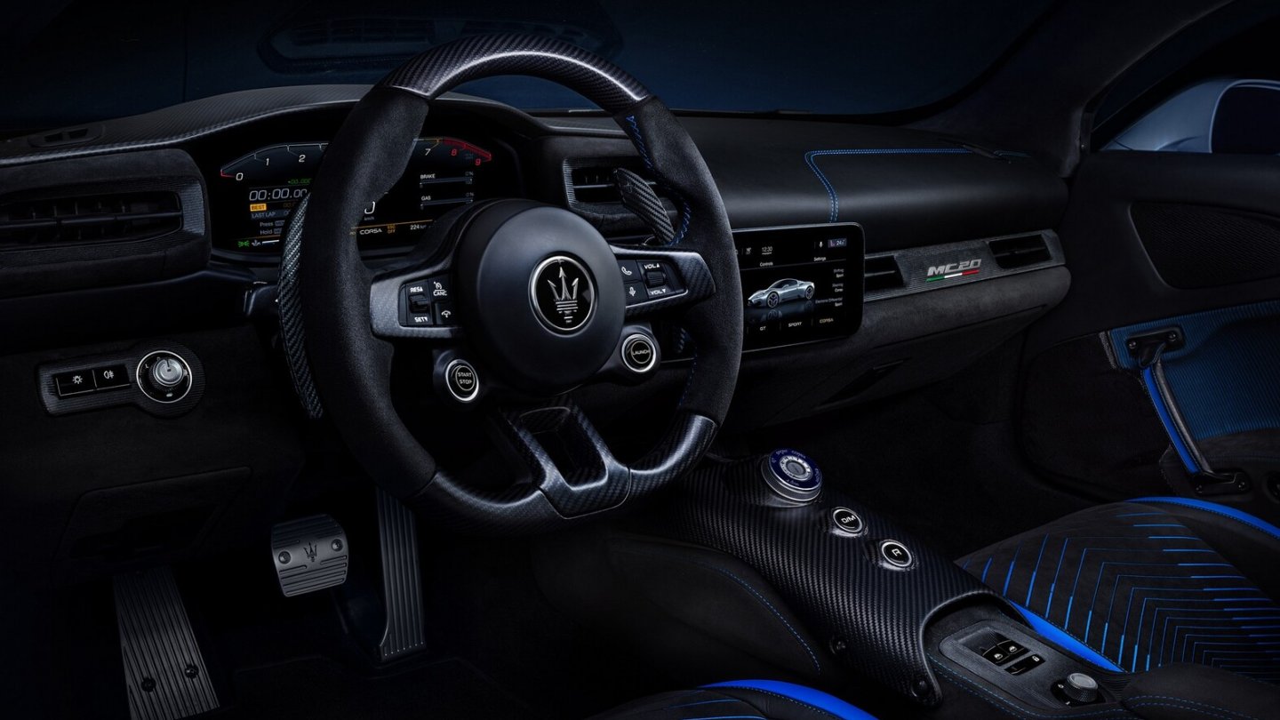Alcantara im Auto