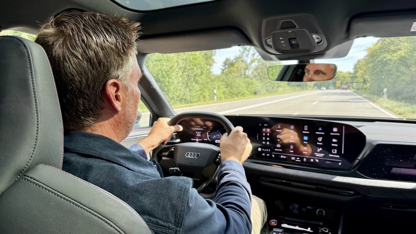 Der V6 liefert viel Kraft. Getriebe und E-Motor könnten sich aber gerne besser vertragen. Der V6 liefert viel Kraft. Getriebe und E-Motor könnten sich aber gerne besser vertragen.