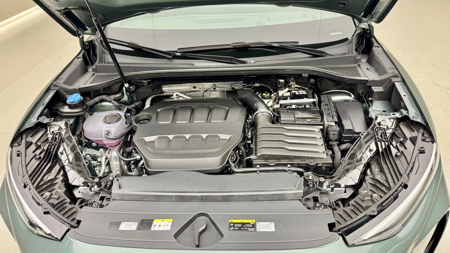 Im Topmodell steckt der 2.0 TFSI Benziner mit 265 PS. Im Topmodell steckt der 2.0 TFSI Benziner mit 265 PS.