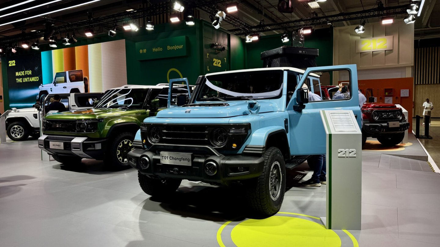 Der 212 Changfeng mit anderen Design-Details und geänderter Ausstattung.