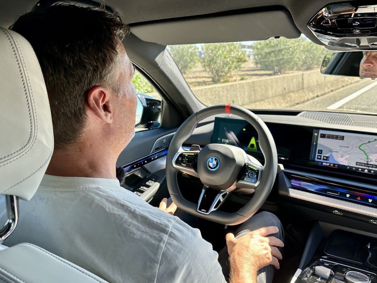 Autobahn-Assistent: BMW 5er G60 darf als erster bis 130 km/h