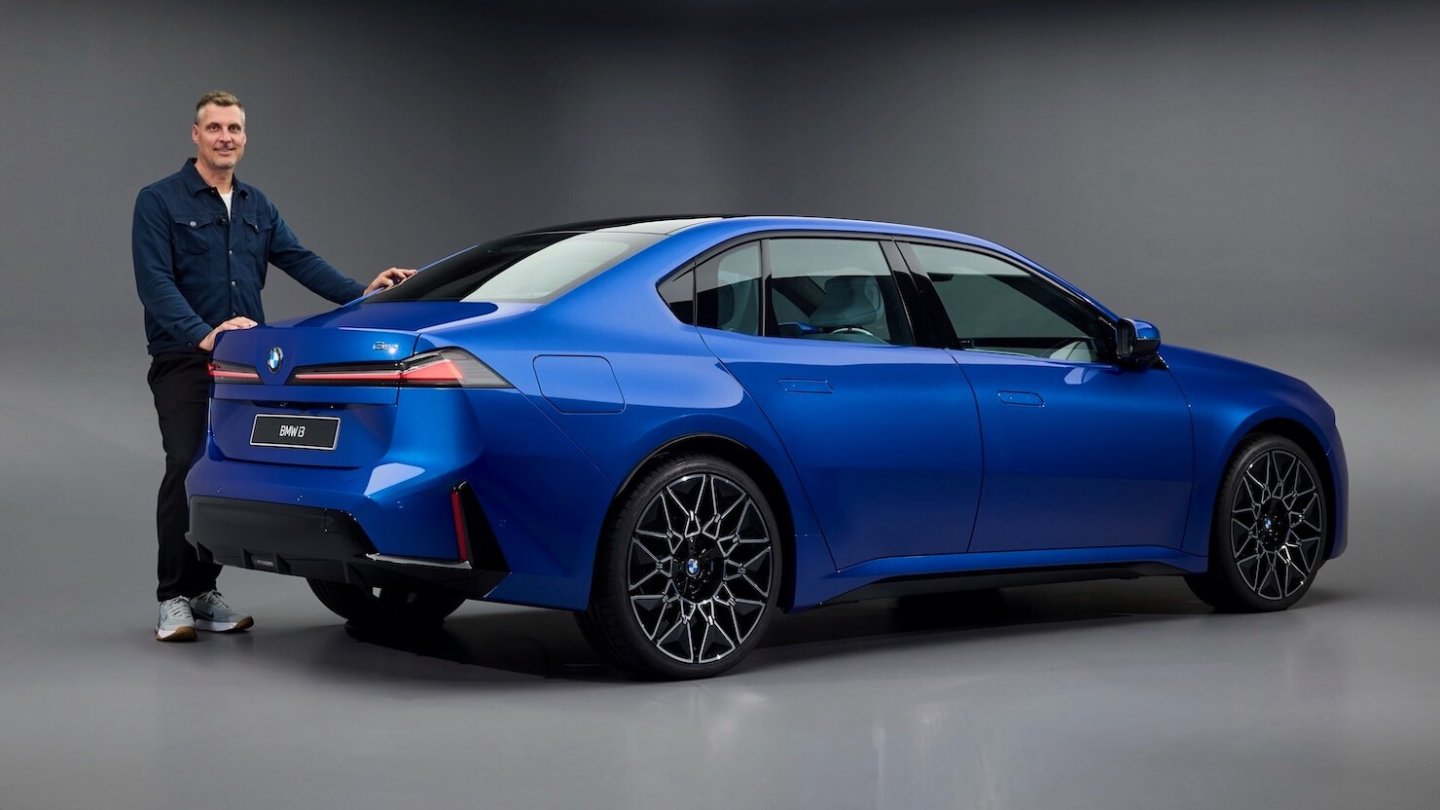 Alles neu, aber als typischer BMW der Mittelklasse zu erkennen: Der i3 fällt positiv auf.