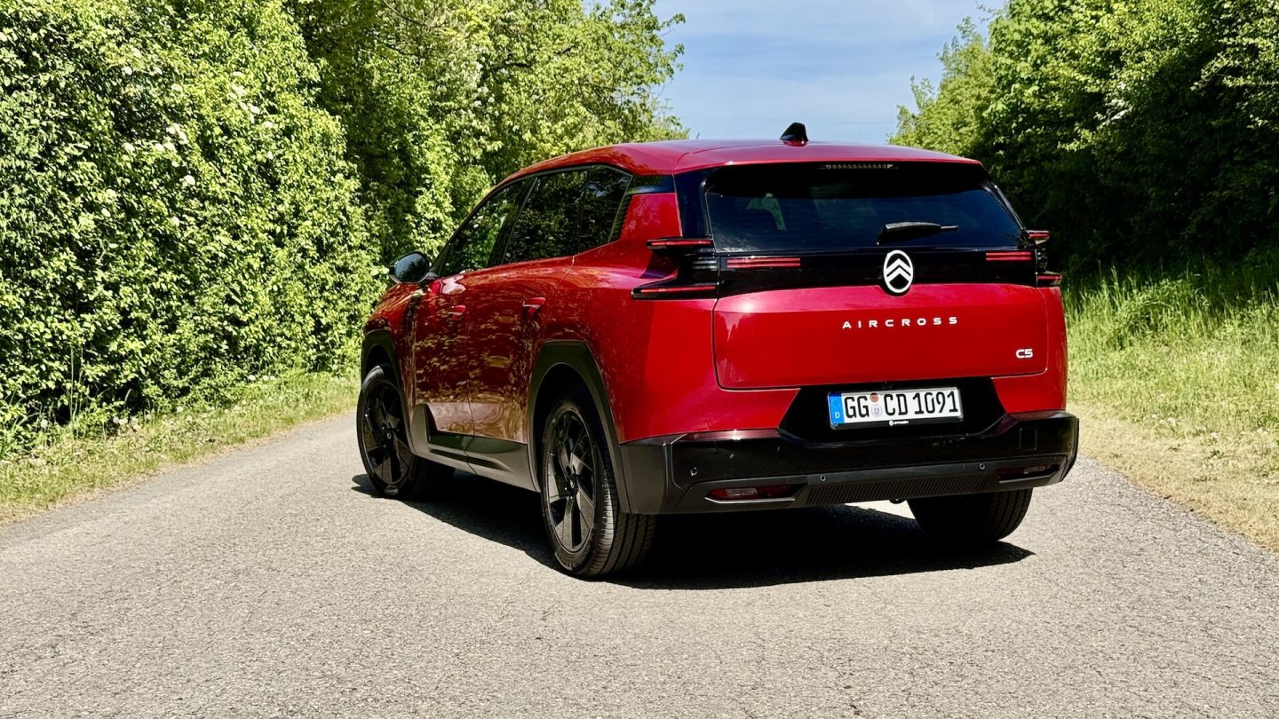 Die Metallic-Lackierung im Farbton Rubi Red ist gratis.
