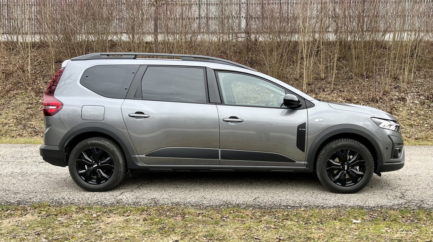 Dacia Jogger / Hybrid: Günstiger Familienvan im Test