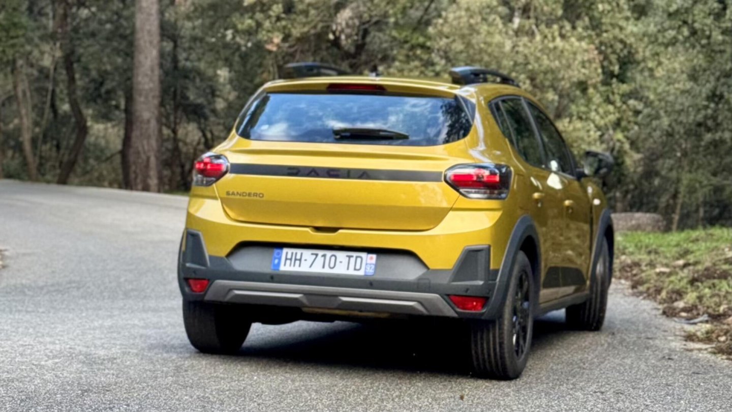 Unabhängig von der Wahl des Treibstoffs ist der Sandero Eco-G ausreichend kräftig und mit guten Manieren unterwegs.