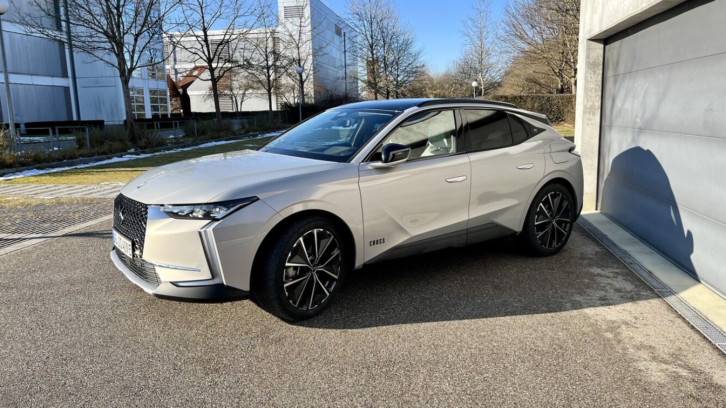 DS 4 E-Tense 225