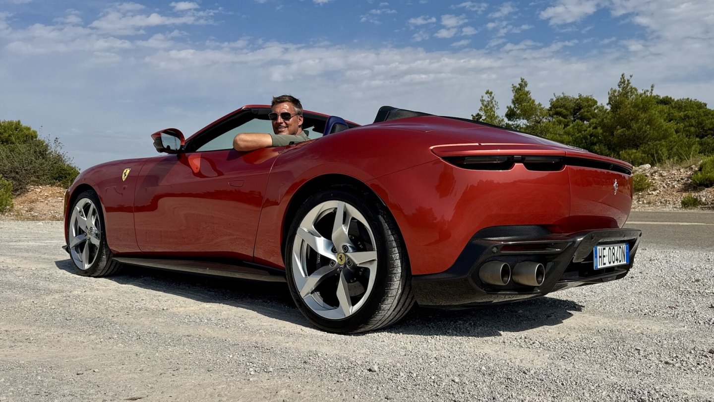 Die Überarbeitung hat den Charakter des offenen V8-Ferrari stärker akzentuiert.