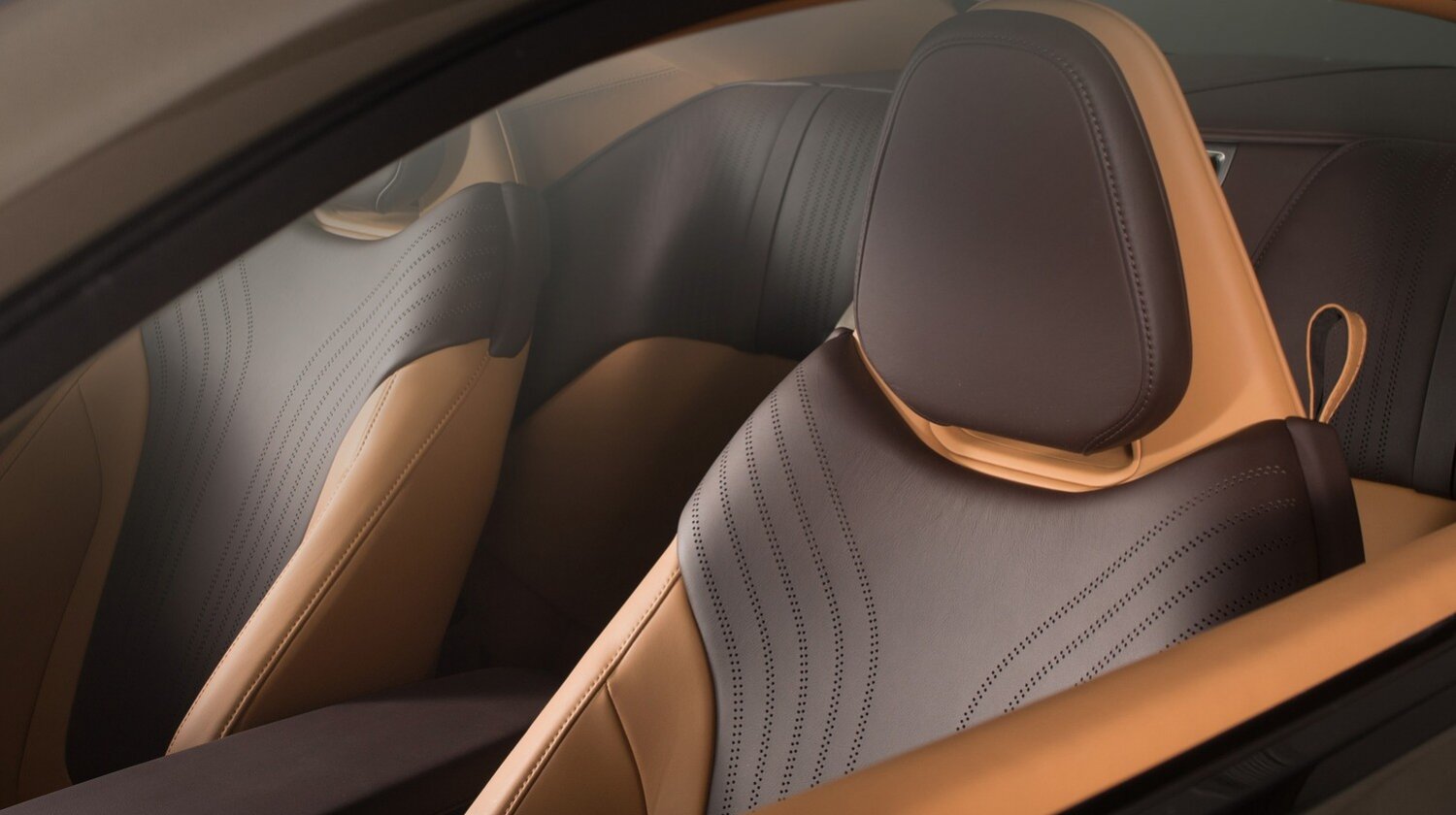 Hygiene im Auto-Innenraum: Auch an Klimaanlage und Fußmatten denken