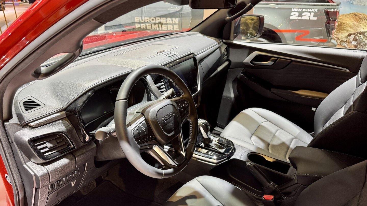 Das Cockpit des Isuzu D-Max bleibt im neuen Modelljahr unverändert.