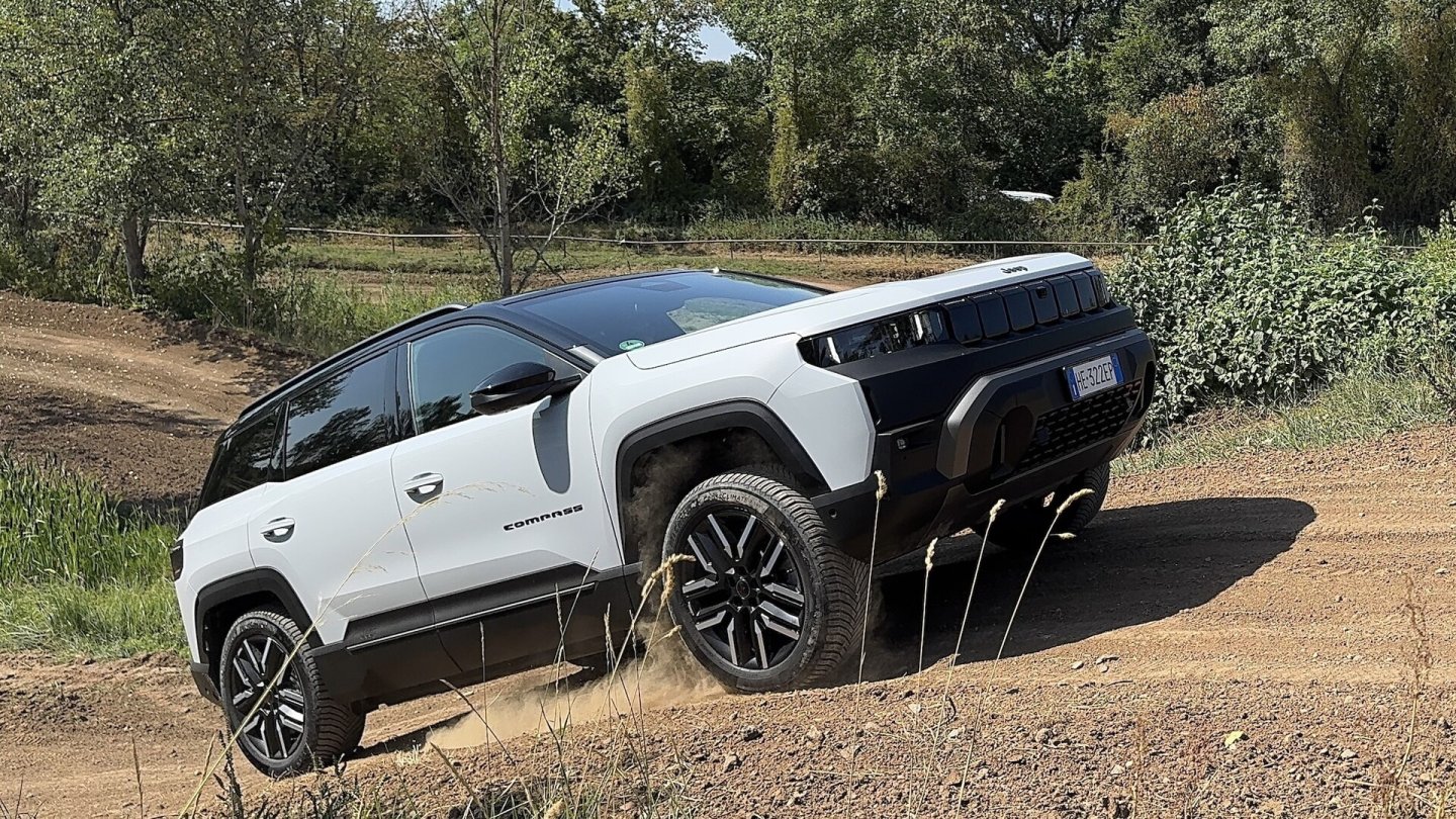 Jeep Avenger und Compass 4xe