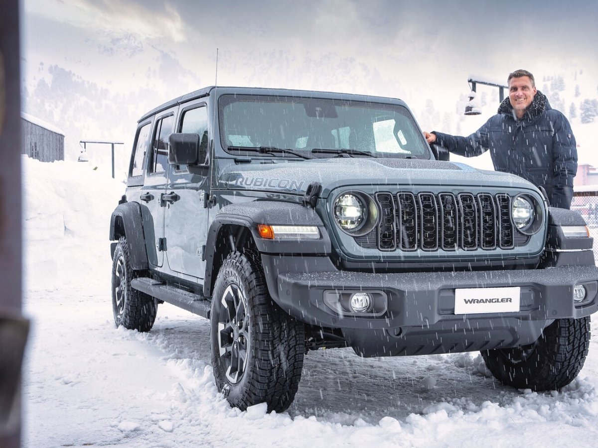 Forget Everything You Knew: 2024 X3 & Wrangler Face Off! - i3v14me