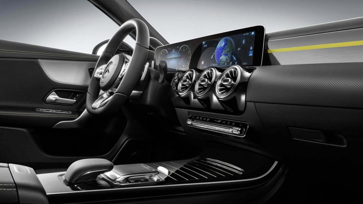 Mercedes-Benz A-Klasse 2018 Cockpit