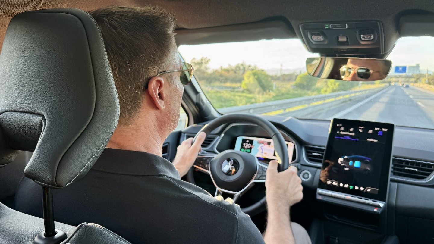 Auf der spanischen Insel Mallorca können wir erste Test-Kilometer mit dem Grandis unter die Räder nehmen.