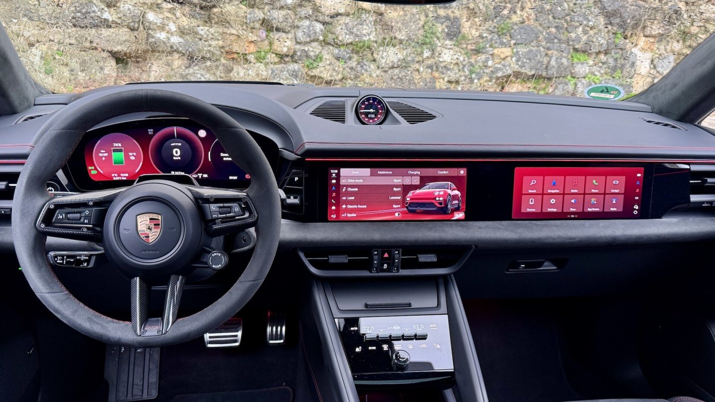 Das Beifahrer-Display ist eine von vielen Optionen.