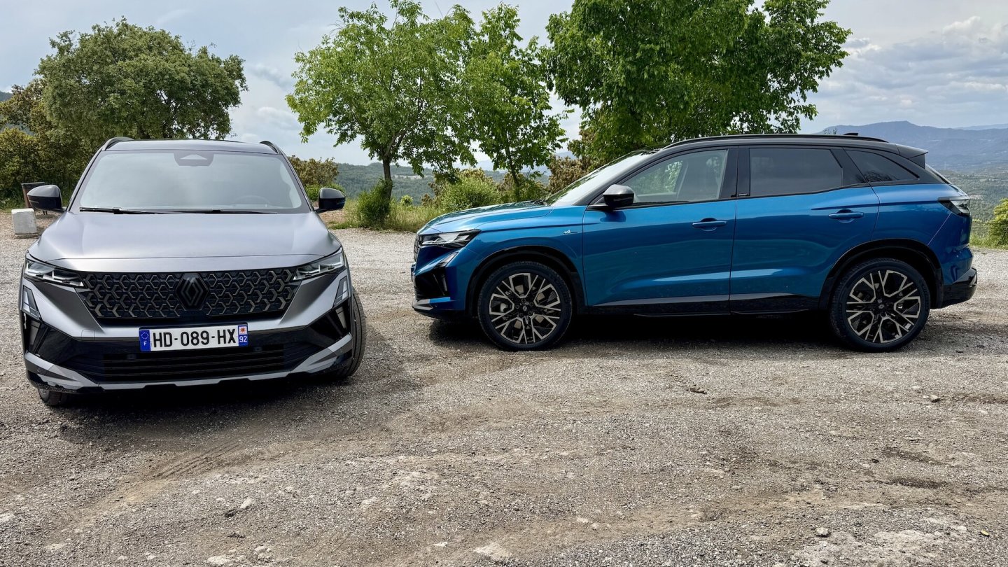 Südsee-Blau, hier rechts im Bild, ist eine von zwei neuen Lackoptionen. Südsee-Blau, hier rechts im Bild, ist eine von zwei neuen Lackoptionen.