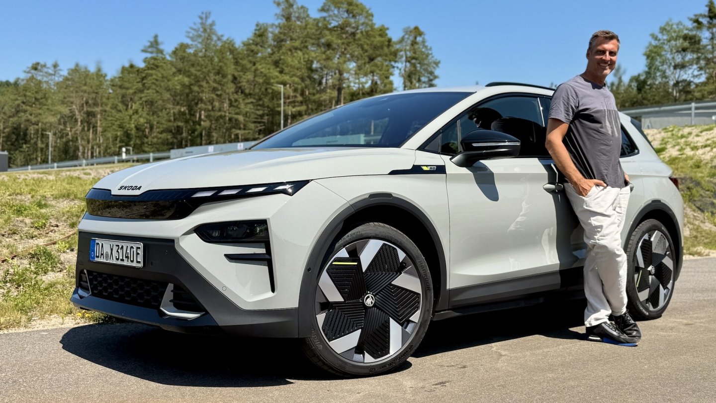 Stahlgrau kostet beim Skoda Elroq RS 660 Euro Aufpreis. Stahlgrau kostet beim Skoda Elroq RS 660 Euro Aufpreis.