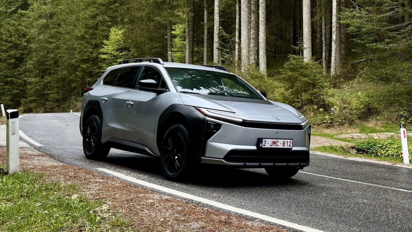Der Toyota bZ4X Touring kommt einige Monate vor dem Subaru e-Outback bei uns auf den Markt.
