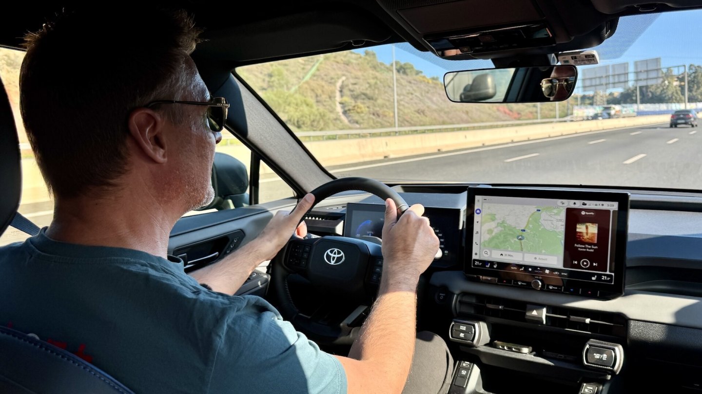 Fahrwerk und Lenkung im neuen Japan-SUV sind sehr präzise abgestimmt worden.