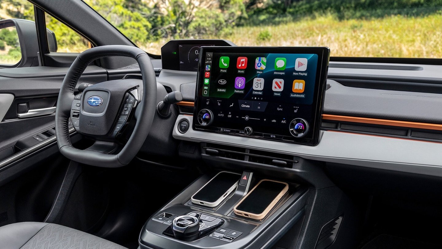 Das Infotainment-Display misst 14 Zoll in der Bildschirmdiagonale.