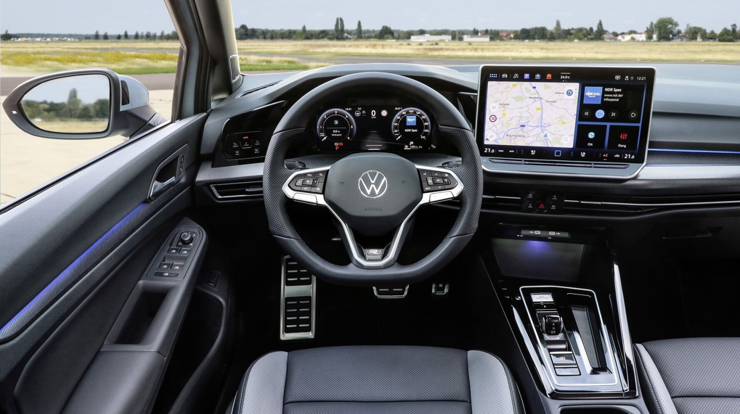 VW bringt echte Knöpfe auf dem Lenkrad zurück