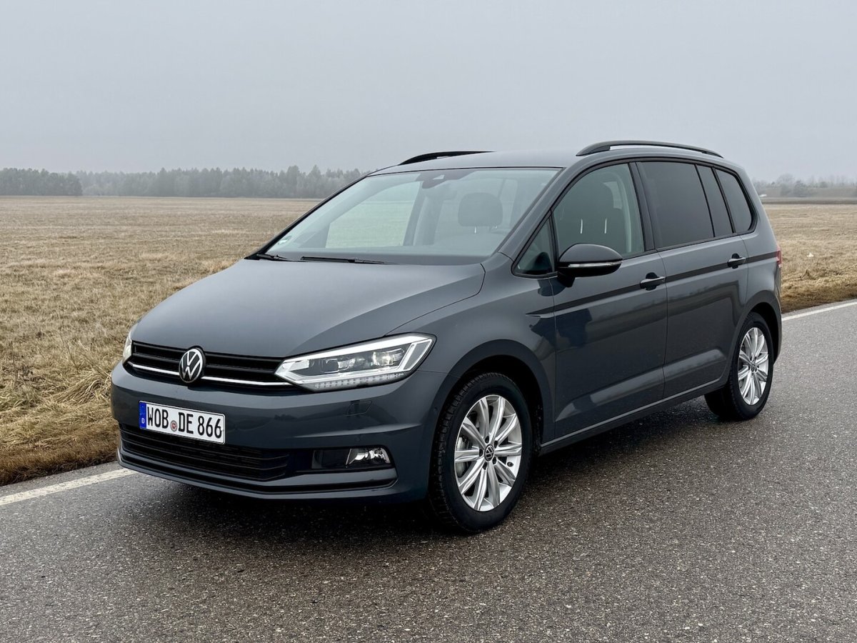 Der Volkswagen Touran Ein Geraumiger Familienwagen Mit Luxuriosen Annehmlichkeiten